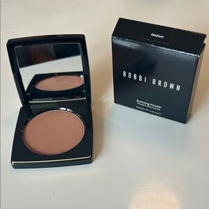 Bobbi Brown Bronzing Powder – Medium – New Authentic